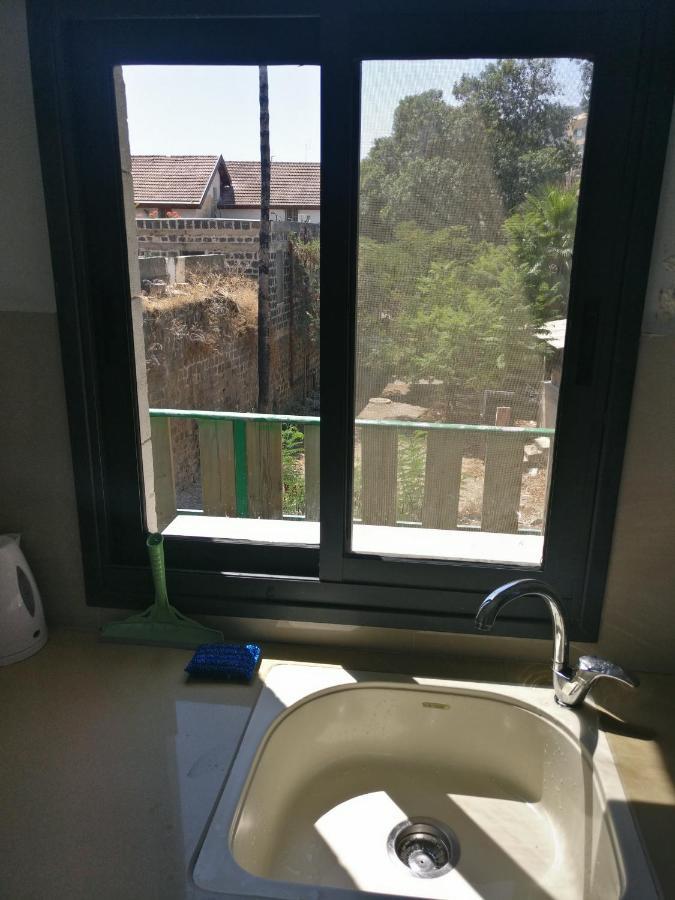 פינה שקטה דקה הליכה לכנרת והטיילת Lägenhet Tiberias Exteriör bild