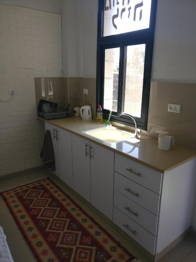 פינה שקטה דקה הליכה לכנרת והטיילת Lägenhet Tiberias Exteriör bild