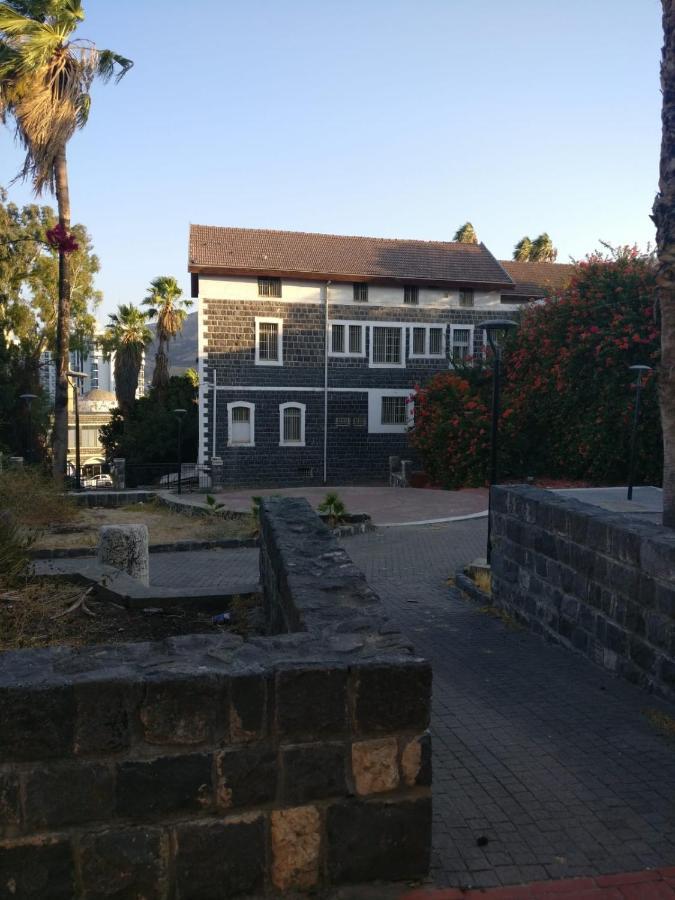 פינה שקטה דקה הליכה לכנרת והטיילת Lägenhet Tiberias Exteriör bild