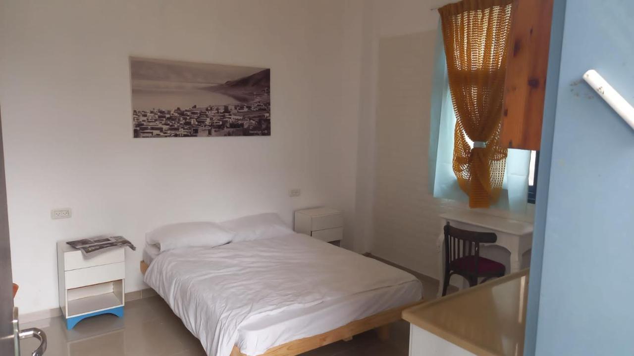 פינה שקטה דקה הליכה לכנרת והטיילת Lägenhet Tiberias Exteriör bild